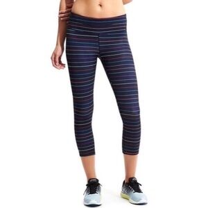 NEW! Athleta Sonar Compression Capris size XS